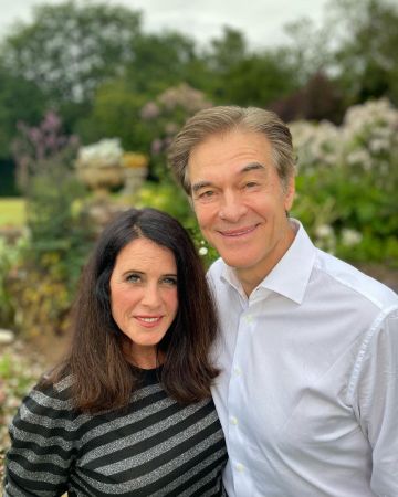 Dr. Oz and his wife, Lisa Oz